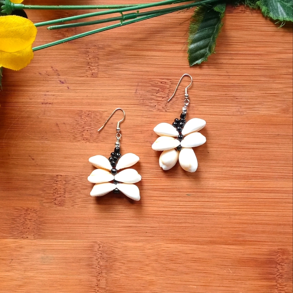 1PR Beautiful Cowrie Shell Earrings Set - Picture 2 of 12